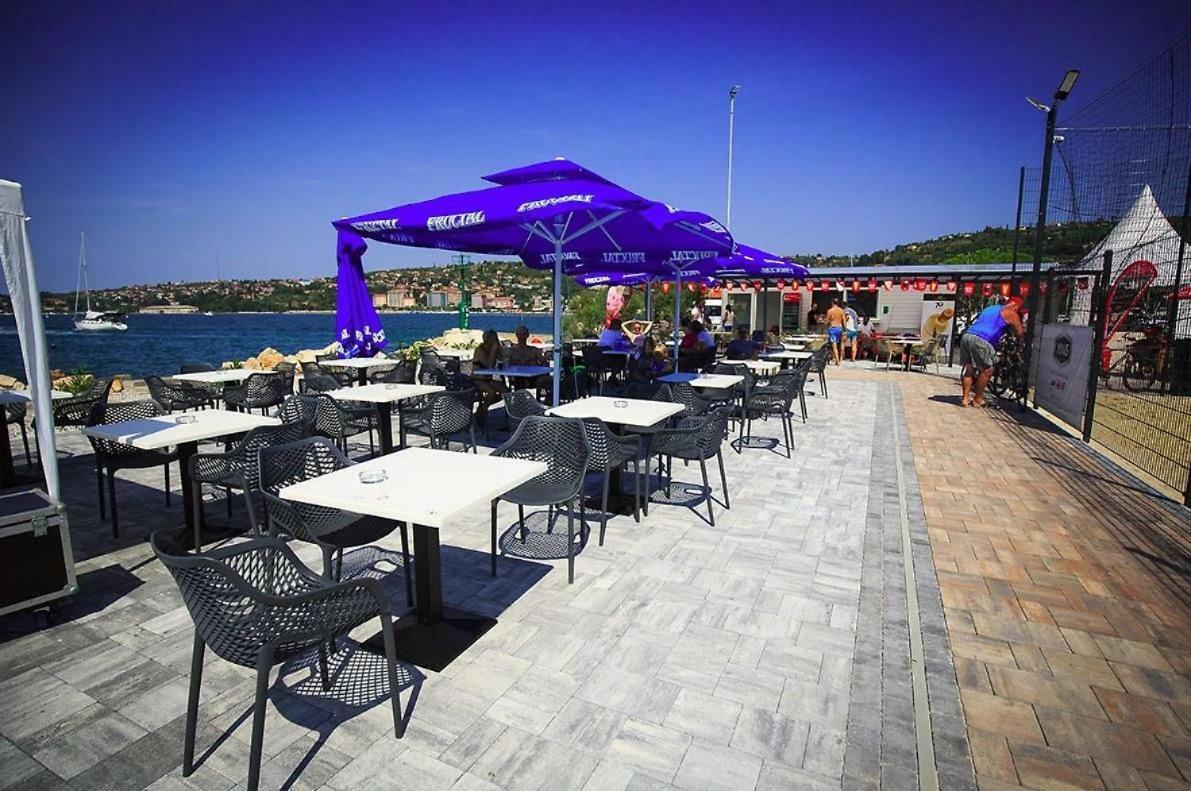 Stella Blue Floating House Portoroz Hotel Exterior photo