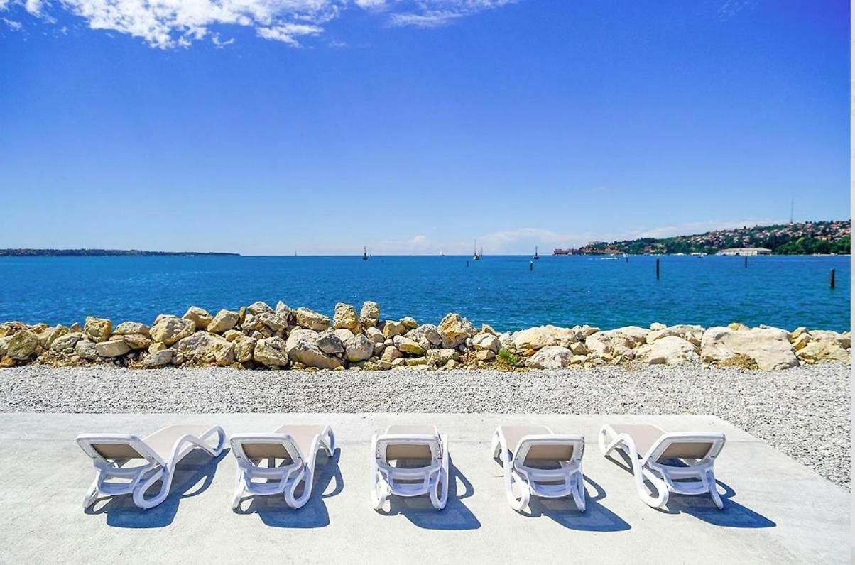 Stella Blue Floating House Portoroz Hotel Exterior photo