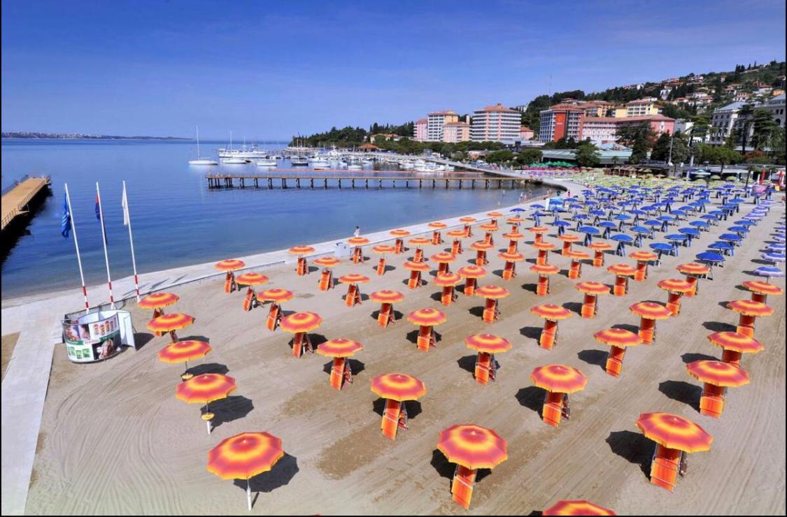 Stella Blue Floating House Portoroz Hotel Exterior photo